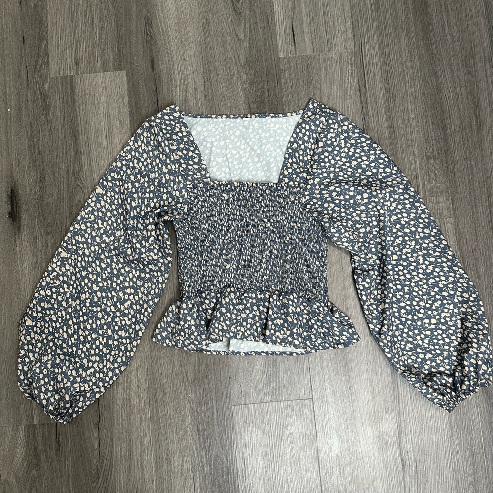 Shein Crop Top Fitted Long Puff Sleeves Blue/Cream Floral